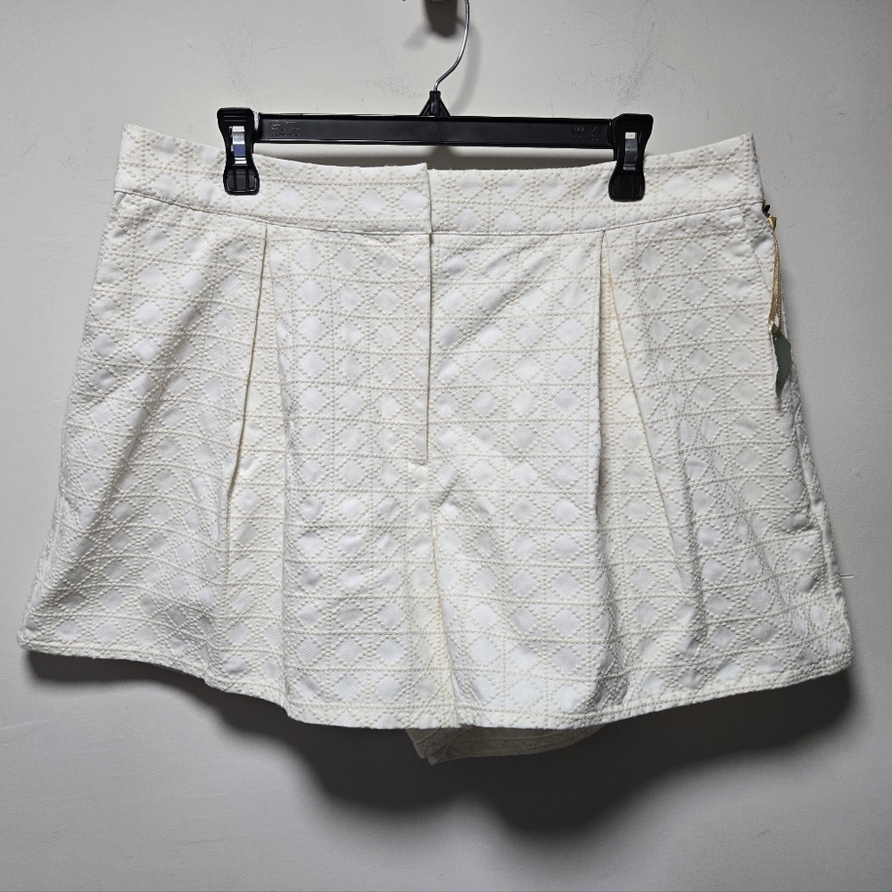 NWT Ryegrass Cream White Shorts Size 16 Textured Cotton Summer Classic